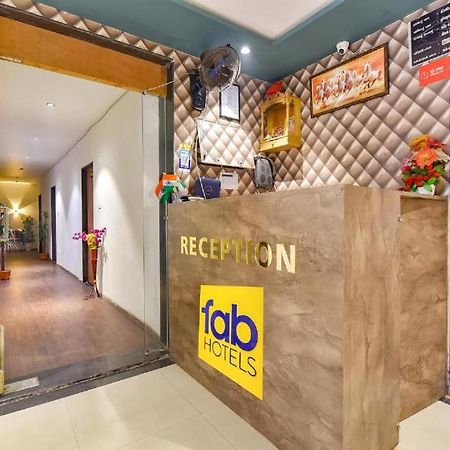 Nidhivan Hotel And Rooms Surat Exterior foto